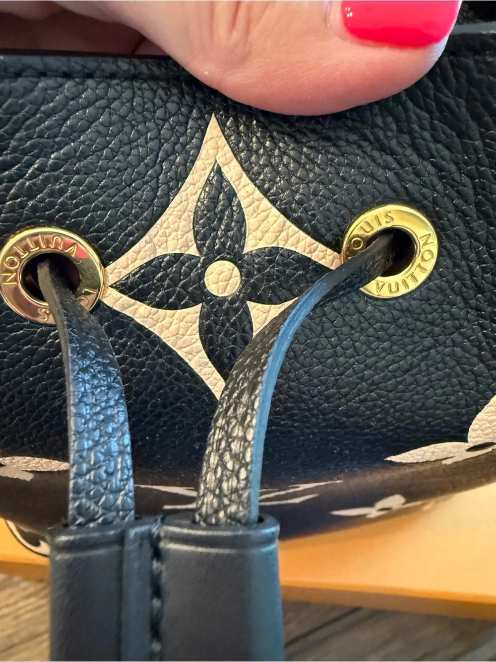 Louis Vuitton Black Monogram Neo Noe